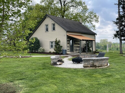 10 MINUTES FROM SIGHT AND SOUND, RESTORED 1700's HOME SURROUNDED BY FARMLAND
