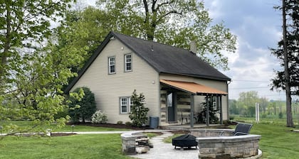 10 MINUTES FROM SIGHT AND SOUND, RESTORED 1700's HOME SURROUNDED BY FARMLAND