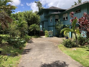 Property grounds - North shore Maui ocean view B and B room 3 (Haiku-Pauwela)