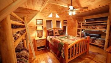 4 camere, una scrivania, ferro/asse da stiro, culla da viaggio