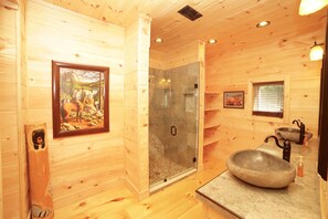 Combined shower/tub, jetted tub, hair dryer, towels - Close to Asheville, large, private, wood burning firplace, hot tub, luxury cabin (Ashville)