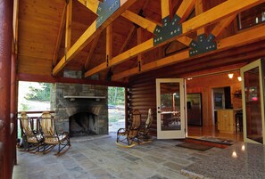 Interior - Close to Asheville, large, private, wood burning firplace, hot tub, luxury cabin (Ashville)
