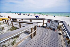 On the beach, sun-loungers, beach towels - Azure Resort #209 ~Direct Beachfront! ~Free Beach Service! ~Wonderful Resort! (Fort Walton Beach)