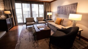 Smart-TV, peis, TV-spill og DVD-spiller