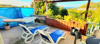 ' BEACHFRONT COTTAGE'