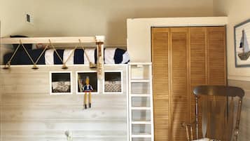 4 Schlafzimmer, Bügeleisen/Bügelbrett, Reisekinderbett, kostenloses WLAN