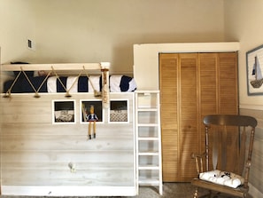 4 bedrooms, iron/ironing board, travel cot, free WiFi