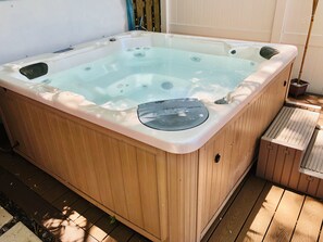 Outdoor spa tub - Steps to Ocean, Giant HotTub, Backyard Oasis, Grill, Bikes,Built-in bunks, Large (St Augustine)