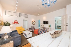 TV - Villa Déjà vu Key West - 4BR Private Villa in Old Town Key West with Heated Pool sleeps 10 (Key West)