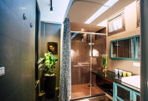 Phòng đôi phong cách cổ điển, nhiều giường, không hút thuốc | Buồng tắm vòi sen