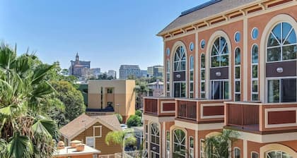 Modern 2-bedroom condo in the heart of Downtown San Jose. Walkable to dining, entertainment, and transit—perfect for business travelers, couples, or short-term stays.