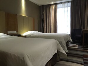 Deluxe Twin Room, 2 Twin Beds, Non Smoking | Desk, blackout drapes, free WiFi, bed sheets - Elysee Boutique Hotel (Shenzhen)
