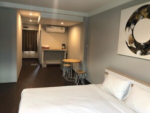 In-room safe, blackout curtains, free WiFi