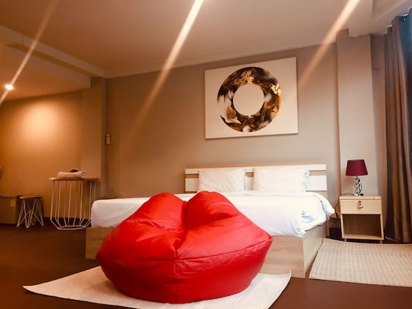 In-room safe, blackout curtains, free WiFi