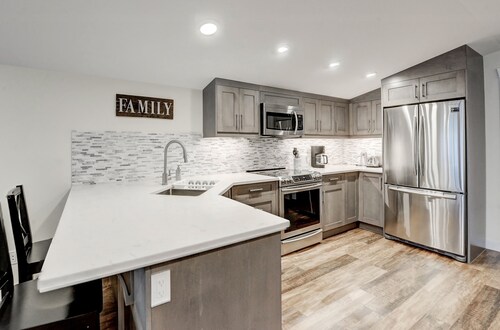 Neues Canmore Stadthaus! Atemberaubende Ausblicke und zu Fuß in die Innenstadt