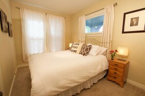 2 室のベッドルーム、アイロン / アイロン台、WiFi (無料)