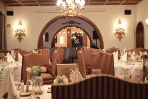 Free daily buffet breakfast - Meyerhof Heiligenrode (Stuhr)