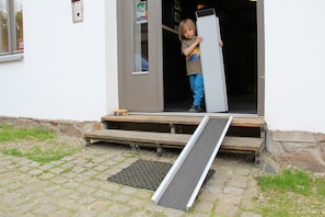 Chambre Deluxe Double ou avec lits jumeaux, accessible aux personnes à mobilité réduite | Draps fournis