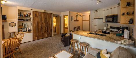 Télévision, cheminée