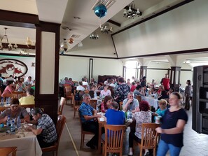 Daily local cuisine breakfast (RON 20 per person) - DOI Taurasi (Ganeasa)