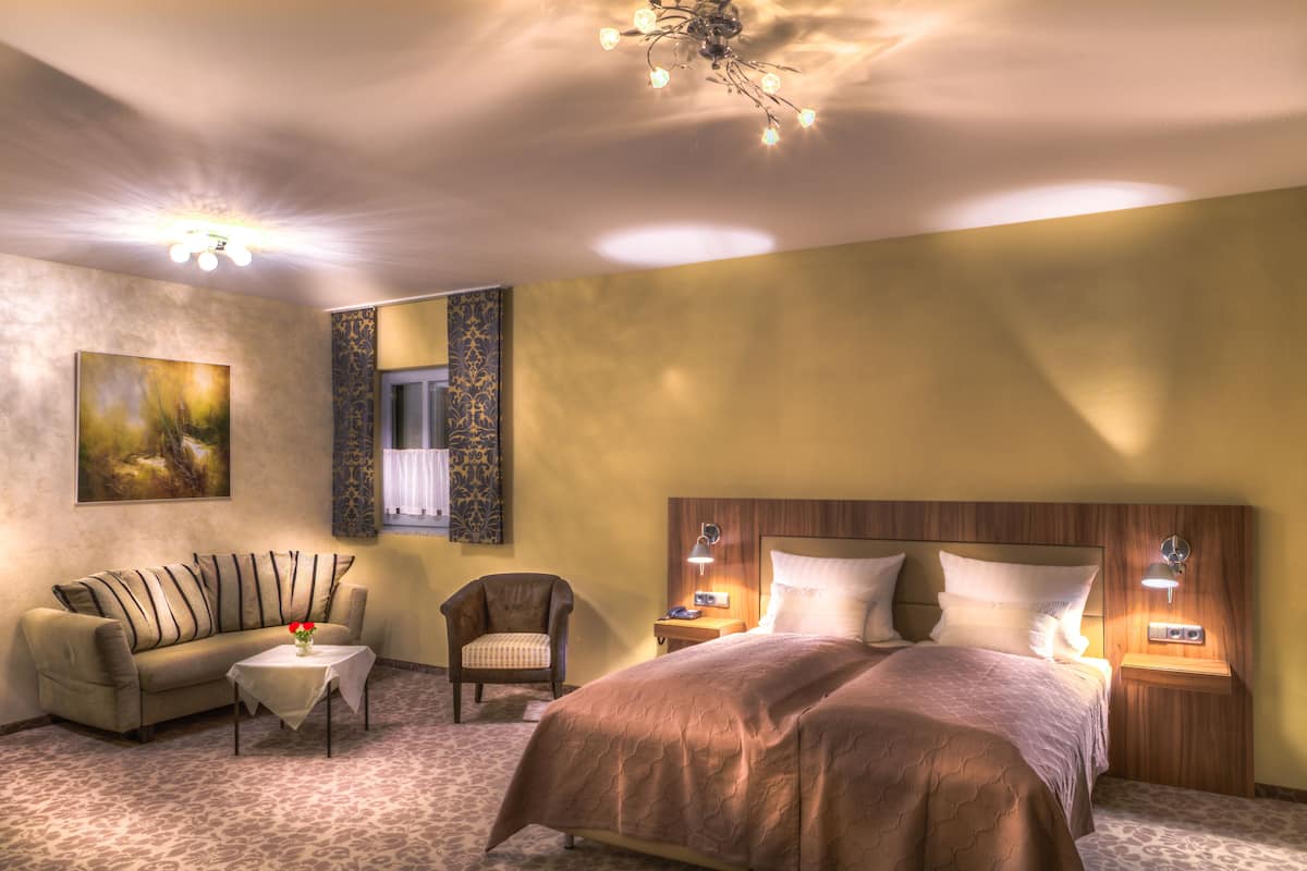 junior suite, resort view | hypo-allergenic bedding, in-room safe, individually decorated