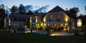 Exterior - Hotel Glutschaufel (Eschenbach in der Oberpfalz)