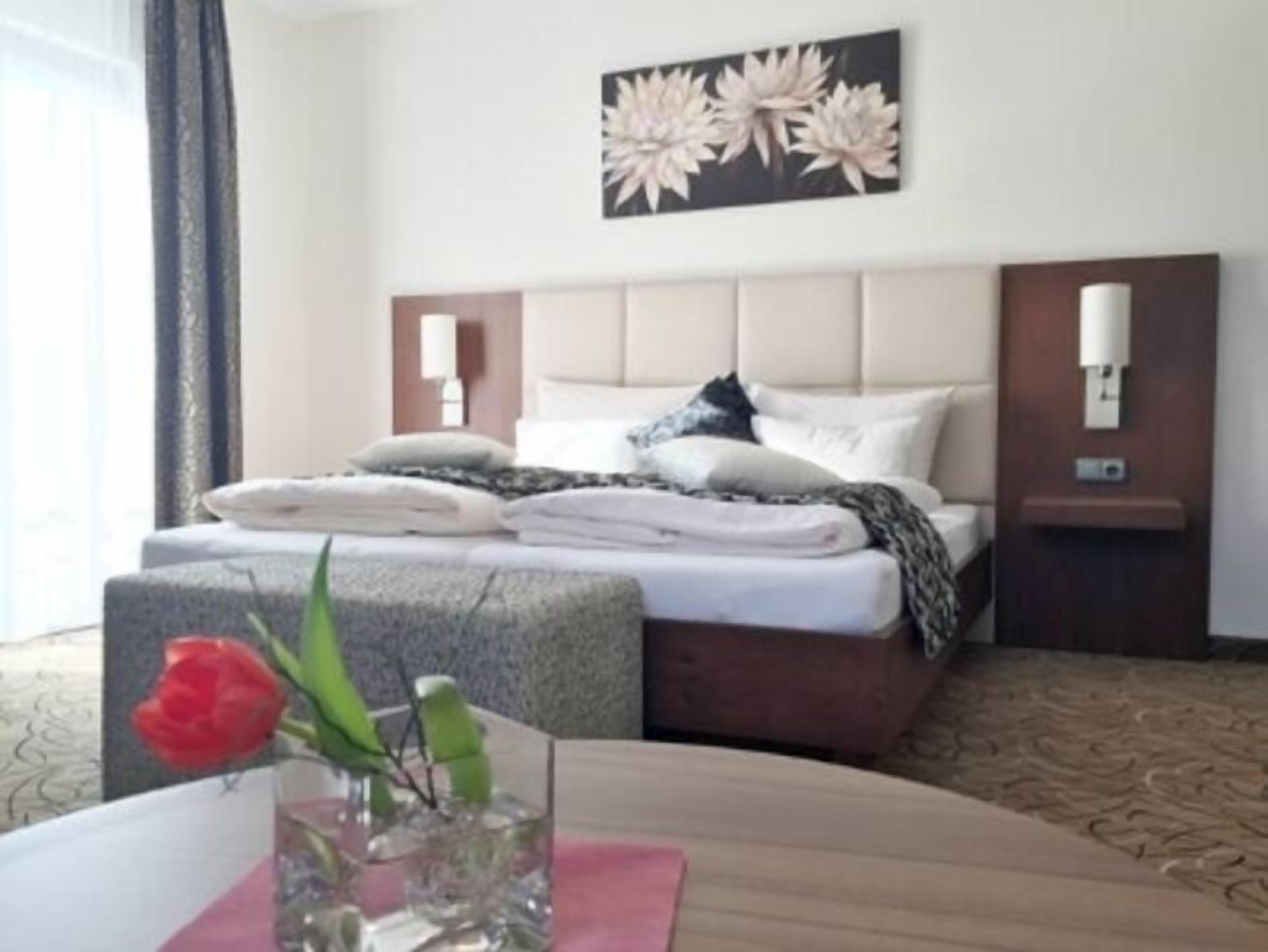 comfort double room | hypo-allergenic bedding, in-room safe, individually decorated