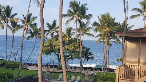 Spectacluar Ocean View-JUST REMODELED Ocean Front Complex-Près de la ville et des restaurants