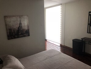 2 quartos, ferros/tábuas de passar roupa, Wi-Fi, roupa de cama