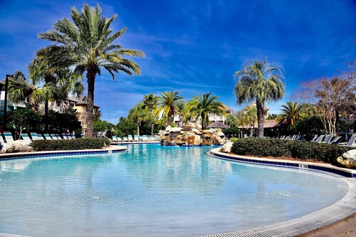 ¡Refugio junto a la piscina! ¡Solicite ofertas de otoño ‘19 ahora!  6bdrm / 3. 5 baños / capacidad para 16