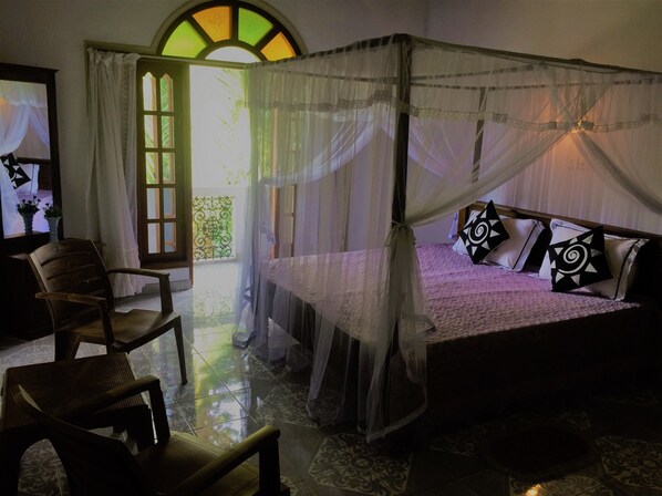 Zimmersafe, Schreibtisch, Bügeleisen/Bügelbrett, kostenloses WLAN