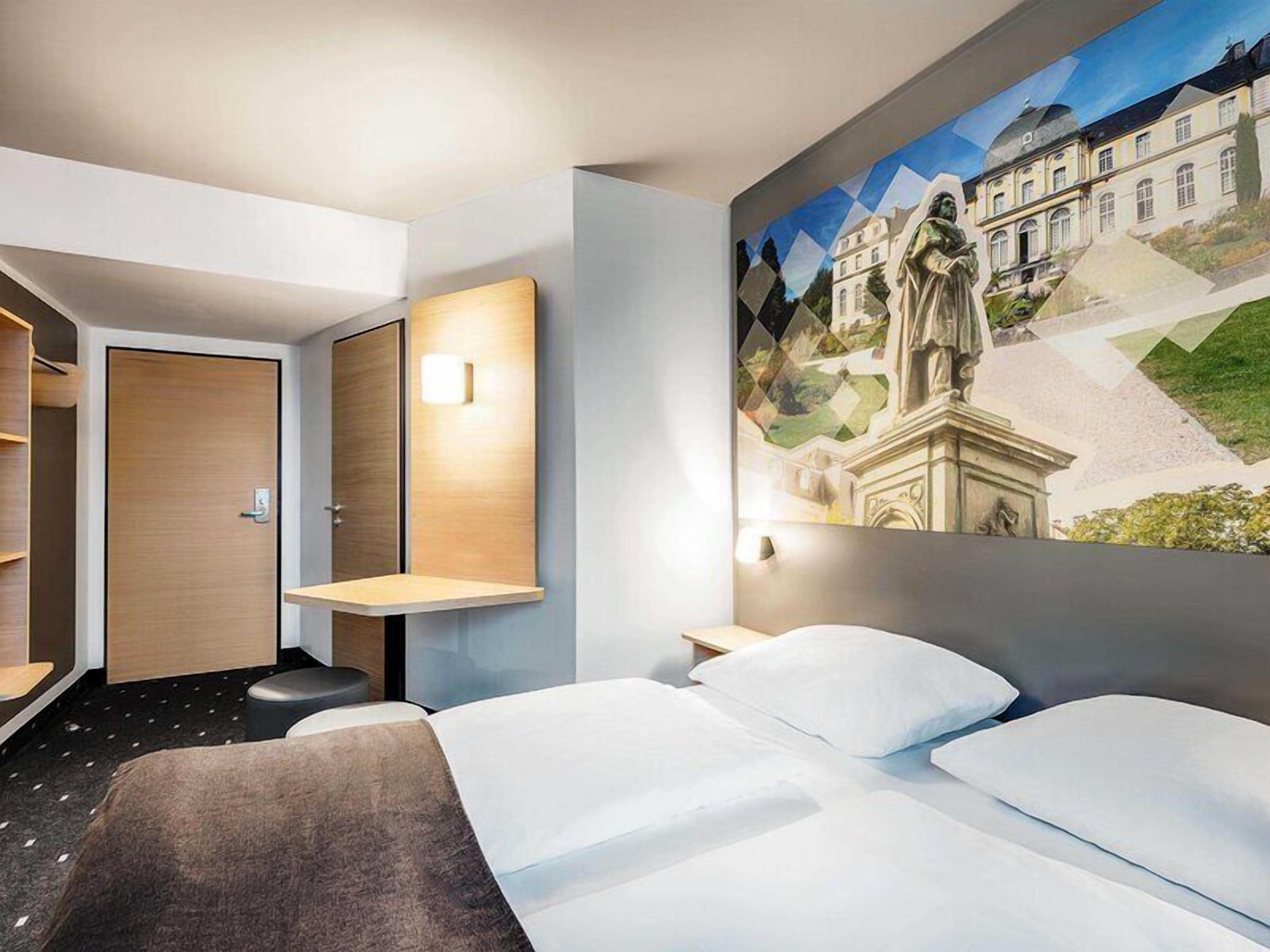 Double Room | Desk, soundproofing, WiFi (free), bed sheets