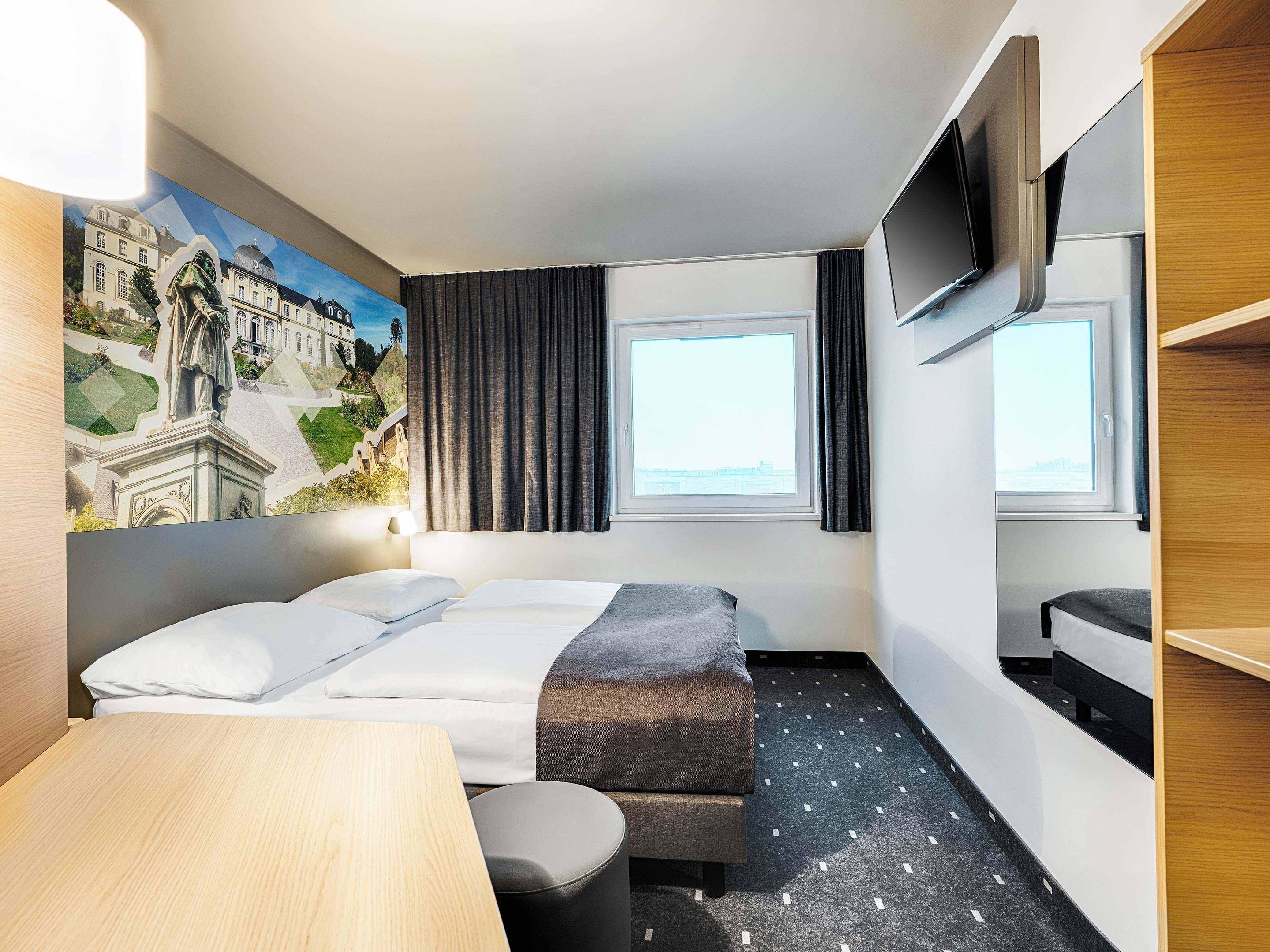 Double Room | Desk, soundproofing, WiFi (free), bed sheets