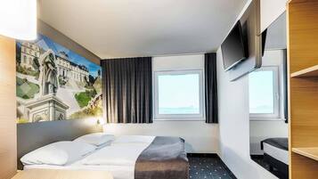 Double Room | Desk, soundproofing, WiFi (free), bed sheets