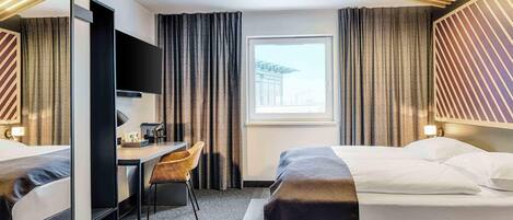 Premium Room | Escrivaninha, quartos à prova de som, Wi-Fi de cortesia, roupa de cama