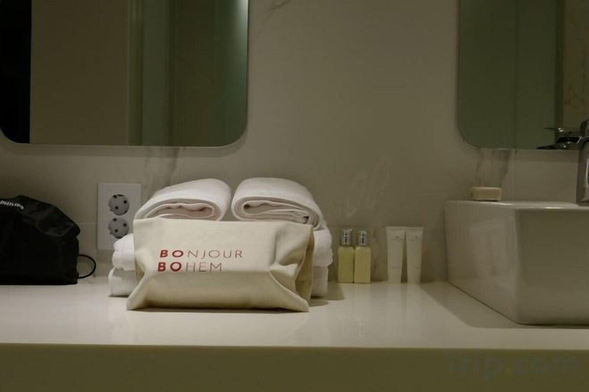 Ducha, artículos de higiene personal gratuitos y secador de pelo