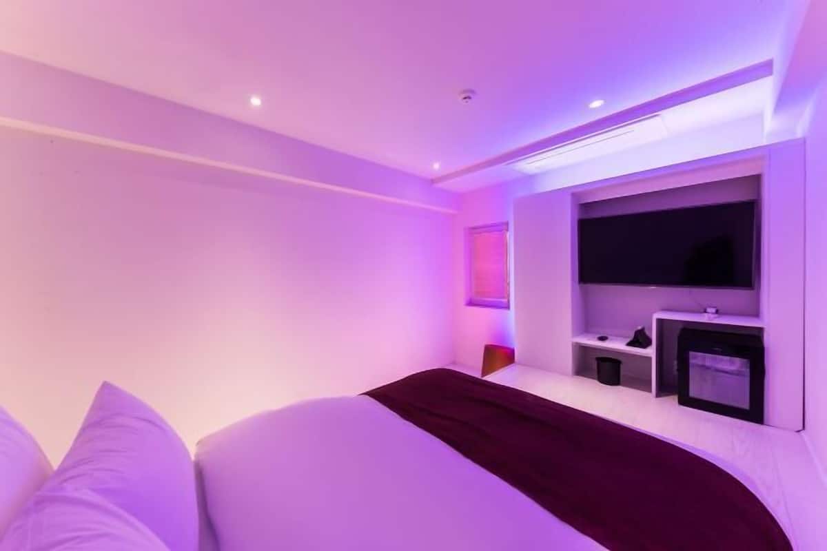 Free WiFi, bed sheets, wheelchair access