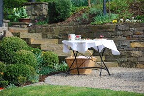 Outdoor banquet area - Stöltings Landhaus (Wiehl)