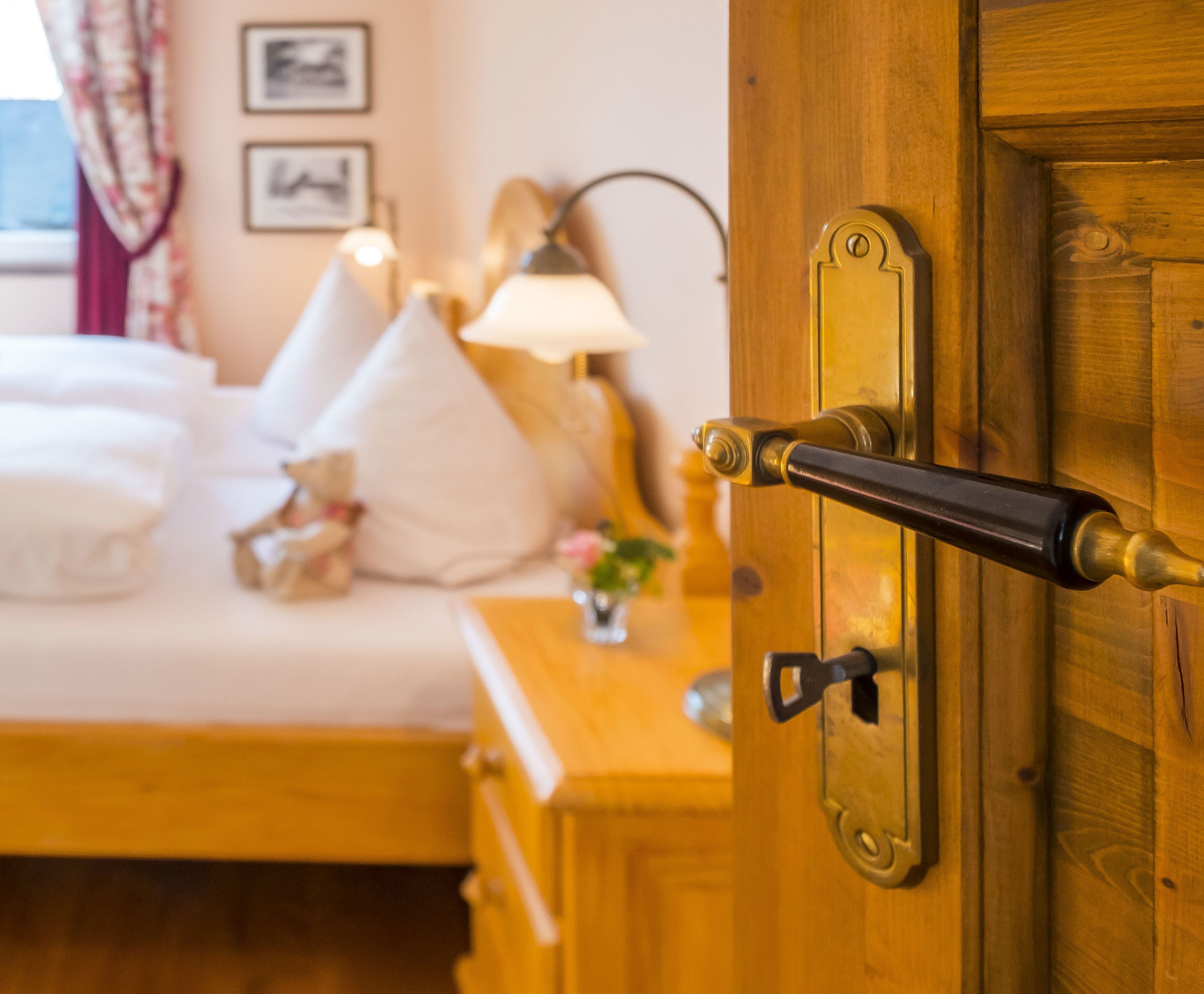 sun shine room | Blackout drapes, soundproofing, iron/ironing board, cribs/infant beds