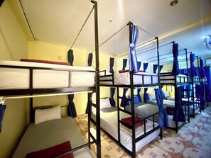 1 Bed in 10-bed Dorm | Truy cập Internet không dây miễn phí 