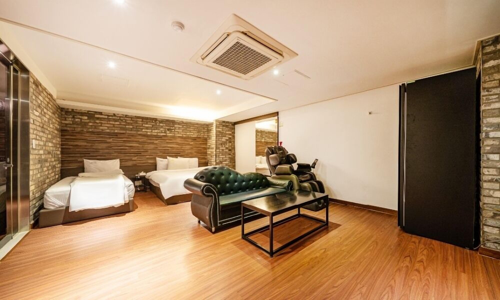 2 Star Hotels