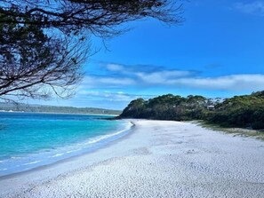 Beach nearby - Huskisson Beach Resort (Huskisson)