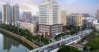 Dongfeng Hotel