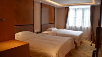 Business Twin Room | Desk, blackout drapes, iron/ironing board, free WiFi