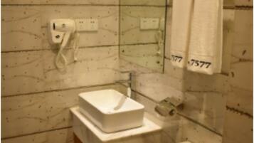 Doccia, soffione a pioggia, set di cortesia gratuito, asciugacapelli