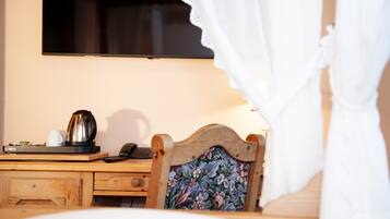 55-Zoll-Flachbildfernseher mit Satellitenempfang, Fernseher