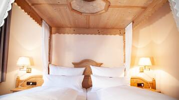 Minibar, escritorio, espacio para trabajar con un portátil