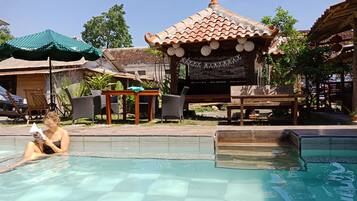 Outdoor pool, pool loungers