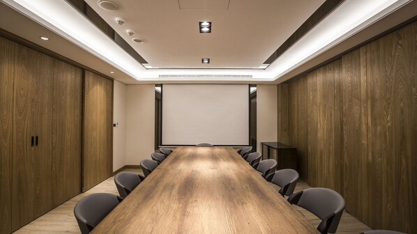 Business center - Golden Garden Hotel (Taipei)