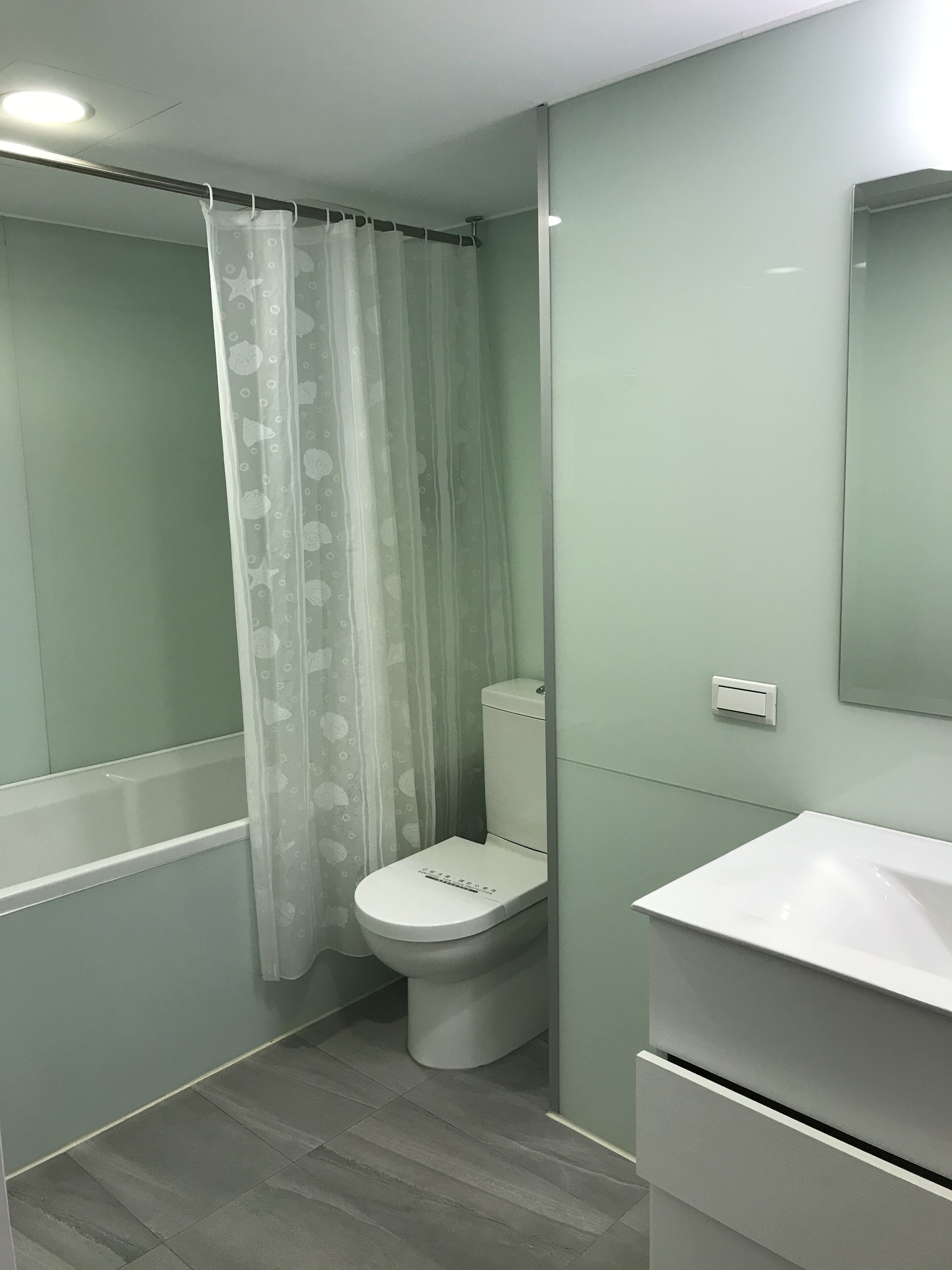 triple room | bathroom | shower, hair dryer, slippers, towels